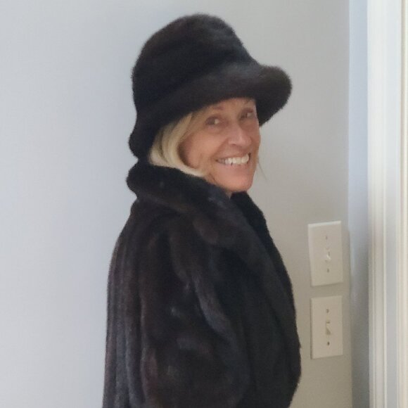 Full Length Natural Dark Ranch Mink Coat & Hat - Picture 2 of 5